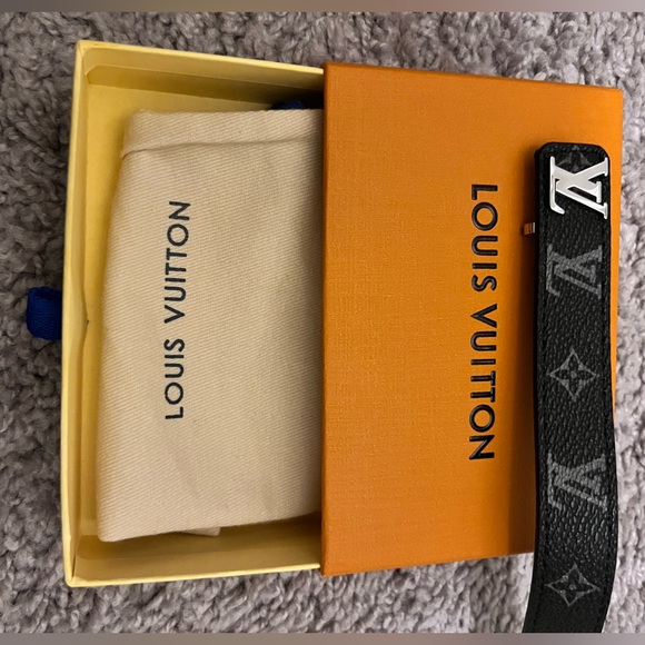 Black luxury Loui Vuitton bracelet with box and bag - Picture 1 of 7